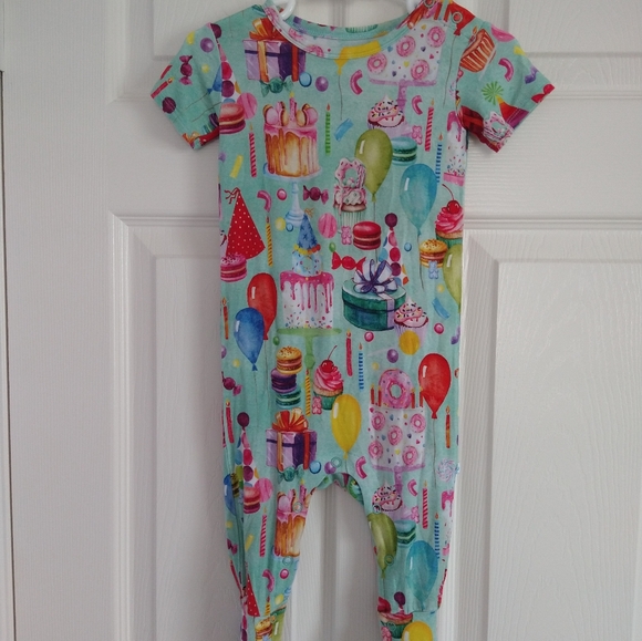 Posh Peanut Other - Posh Peanut Short Sleeve Happy Birthday Romper 12-18 months